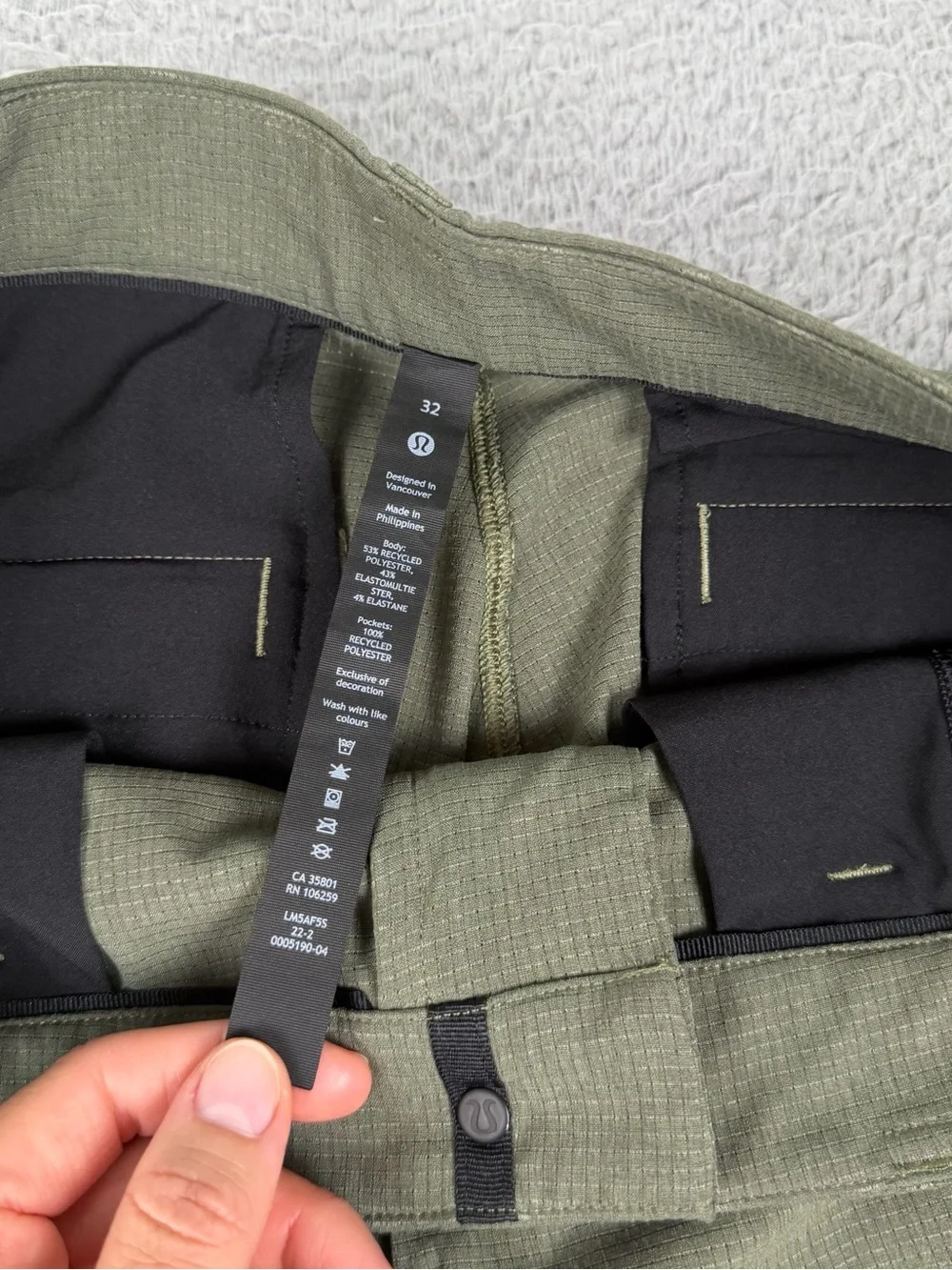 Lululemon Commission Pants Mens 32 Green Slim Fit WovenAir Chino Athleisure